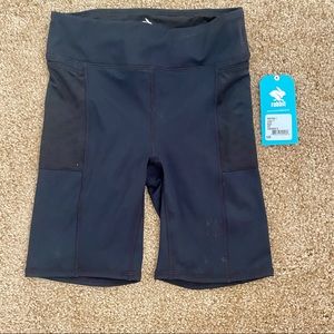 NWT Rabbit shorts 7 inch